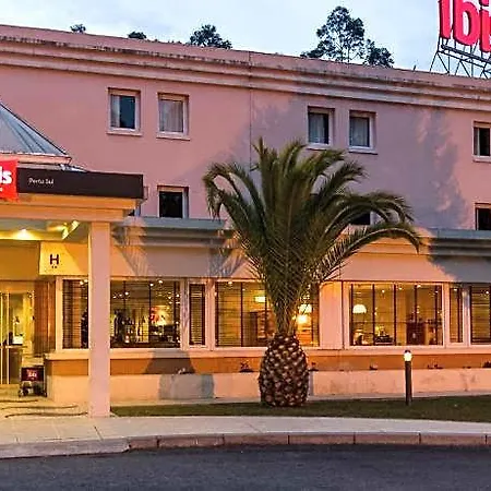 Ibis Porto Sul Europarque ホテル
